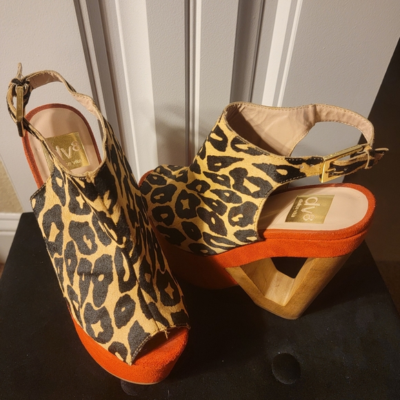 DV by Dolce Vita Animal Print and Orange Platform Heels - Picture 3 of 3